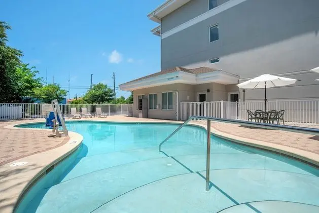 Sleep Inn and Suites Panama City Beach - Havuz