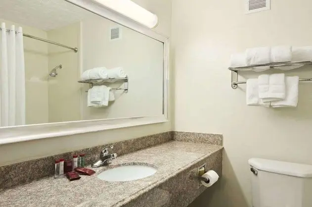 Sleep Inn & Suites West Medical Center - Genel