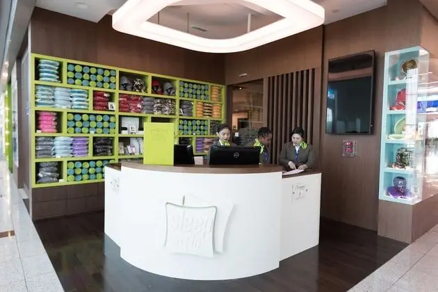 Sleep ’n Fly Sleep Lounge, Dubai International Airport (DXB), A Gates - Terminal 3 Transit Area - Lobi