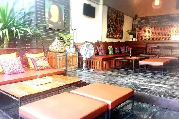 Sleep Ping Bed & River Bar - Hostel - Lobi