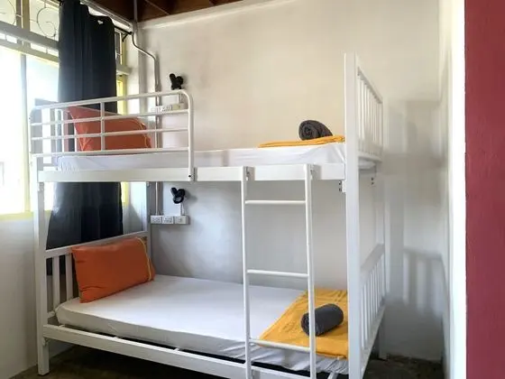 Sleep Sheep Phuket Hostel - Oda