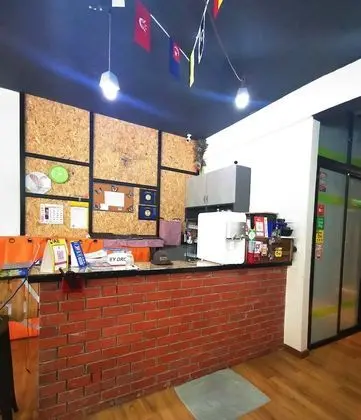 Sleepbox Hotel - Hostel - Lobi