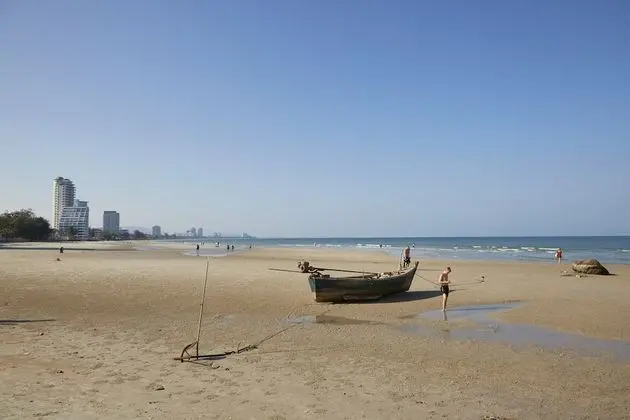 SleepEasy Beach Hostel Huahin - Plaj