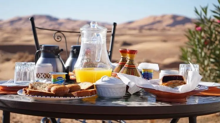 Sleeping in a Luxury Tent in Merzouga Desert - Öne Çıkan Resim
