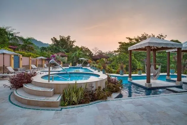 Sleeping Giant Rainforest Lodge - Havuz