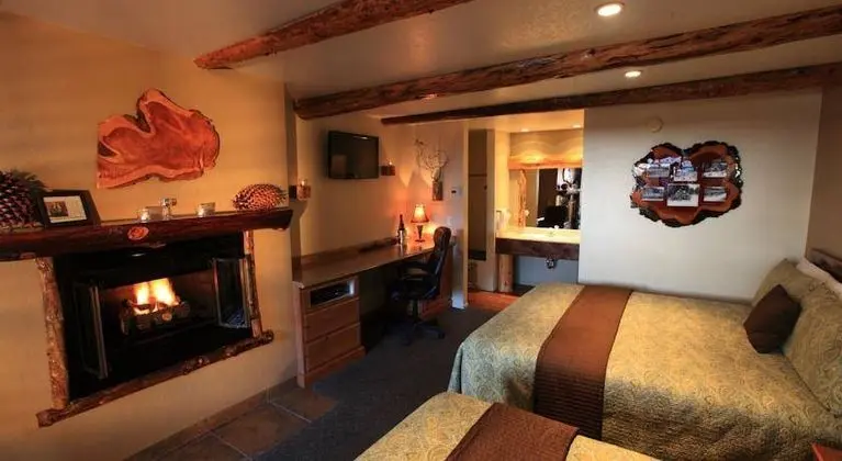 Sleepy Hollow Cabins & Hotel
