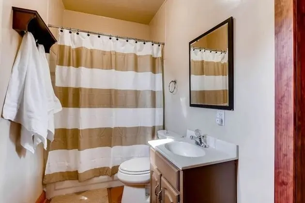 Sloan's Lake Solitude Intimate Carriage House - Banyo Tipleri