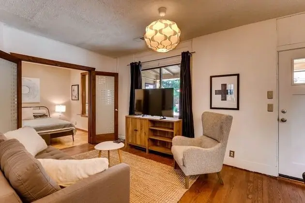 Sloan's Lake Solitude Intimate Carriage House - Oda