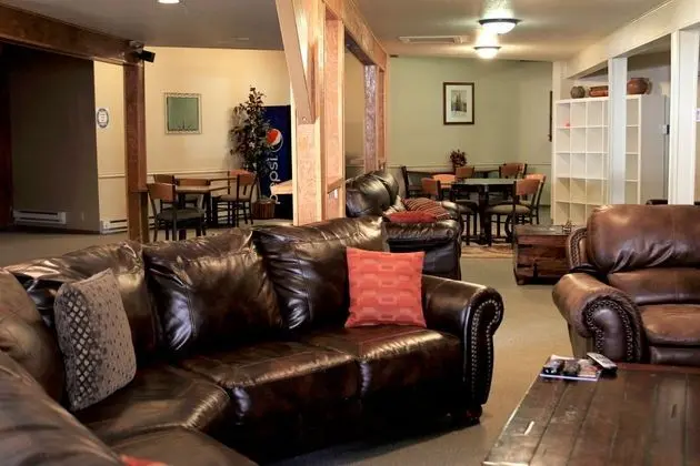 The Slopeside Inn