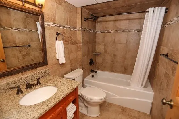 Slopeside Hotel by Seven Springs Resort - Banyo Tipleri