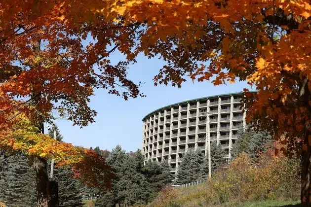 Slopeside Hotel by Seven Springs Resort - Dış Mekan