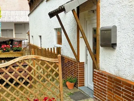 Small Apartment in Hesse With Terrace and Garden - Lobi