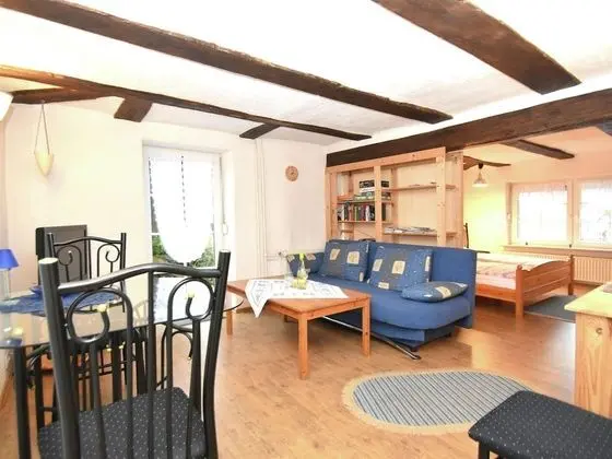 Small Apartment in Hesse With Terrace and Garden - Yerinde Yemek