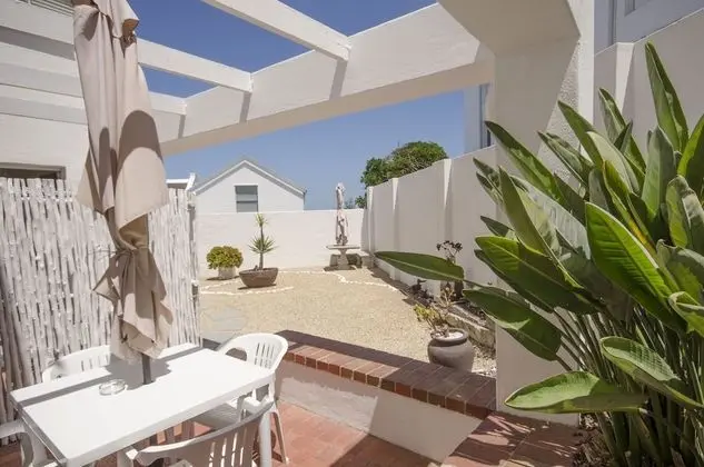 Small Bay Guest House - Oda Düzeni