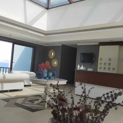 Small Beach Hotel