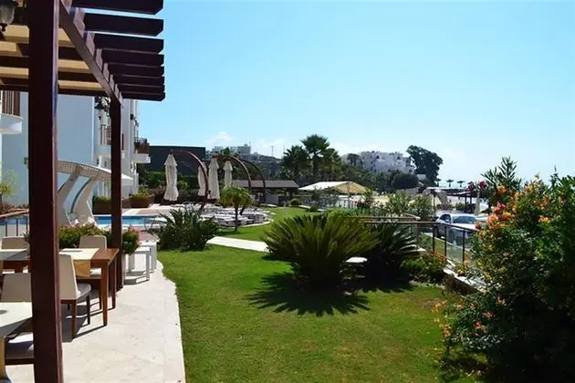 Small Beach Hotel