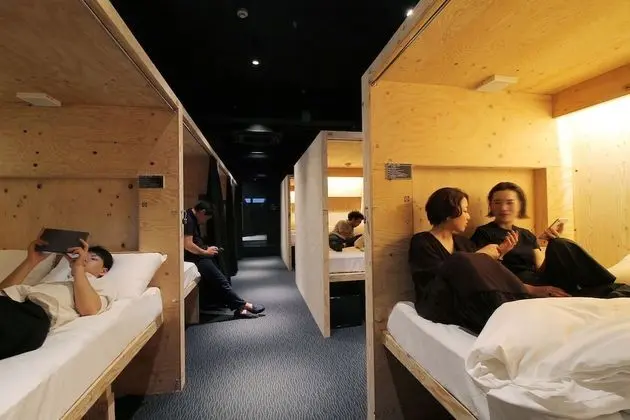 Small Hotel - Hostel - Öne Çıkan Resim