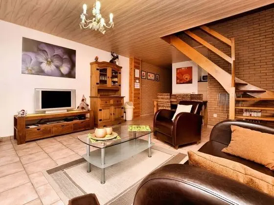 Small, Simple and Reasonably Priced Semi-detached House With its own Terrace - Oda