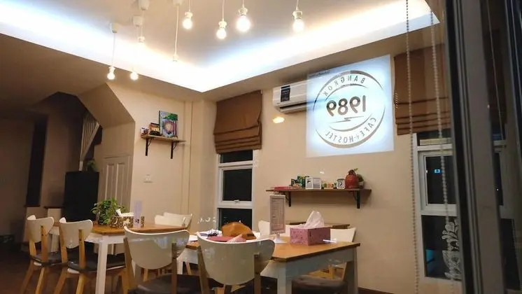 Small Space Cafe and Hostel - İç Mekan