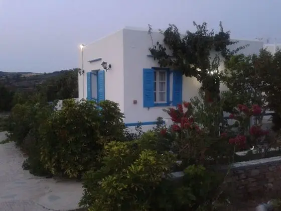 Smaragda Rooms & Studios