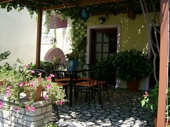 Smaragda - Lobi