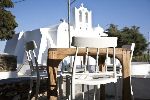 Smaragdi Hotel