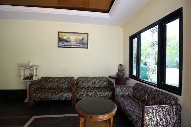 Smart Villa 5 by Royal Collection - Lobi
