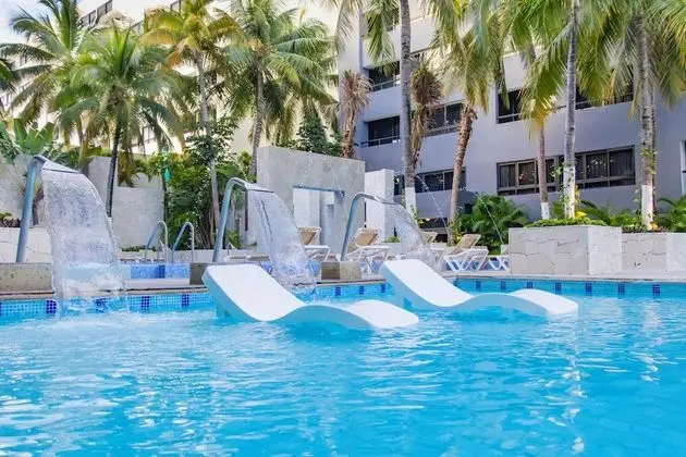 Smart Cancun The Urban Oasis - Havuz