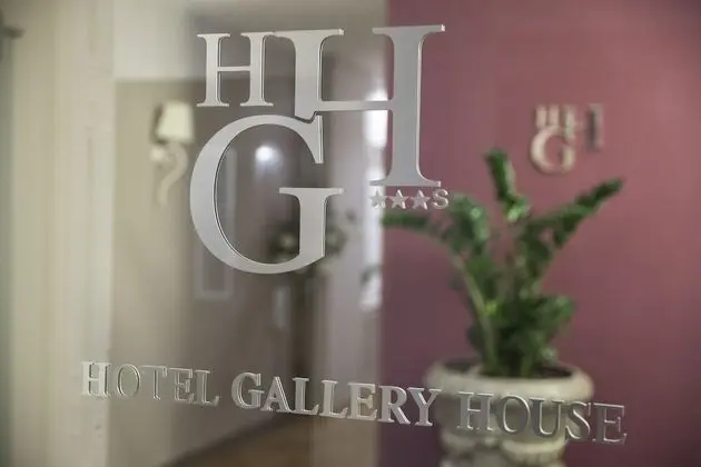 Smart Hotel Gallery House