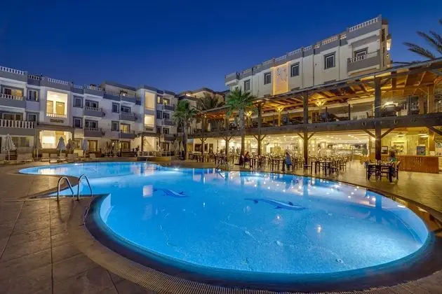Smart Holiday Hotel & Suites