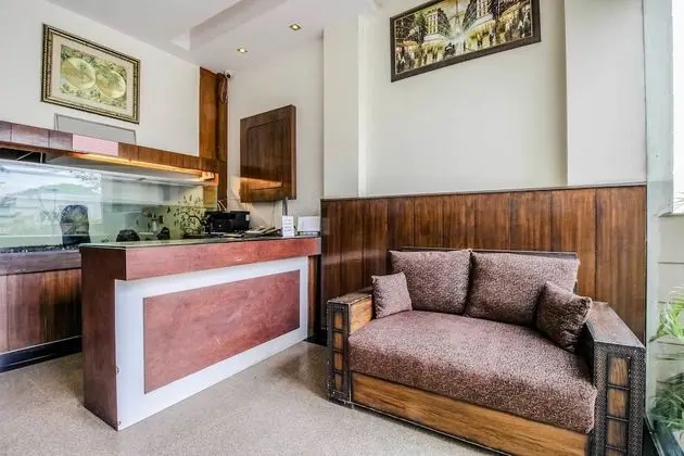 Hotel Smart Villa I By Royal Collection - Lobi