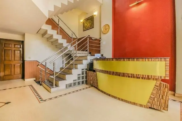 Hotel Smart Villa IV by Royal Collection - Lobi