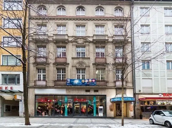 Smart Stay Hotel Station