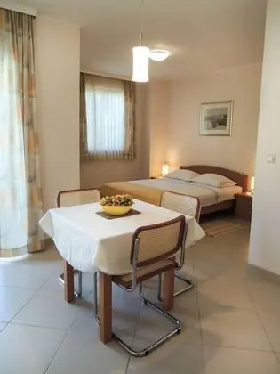 Smilja - 150 m From Pebble Beach - SA3 - İç Mekan