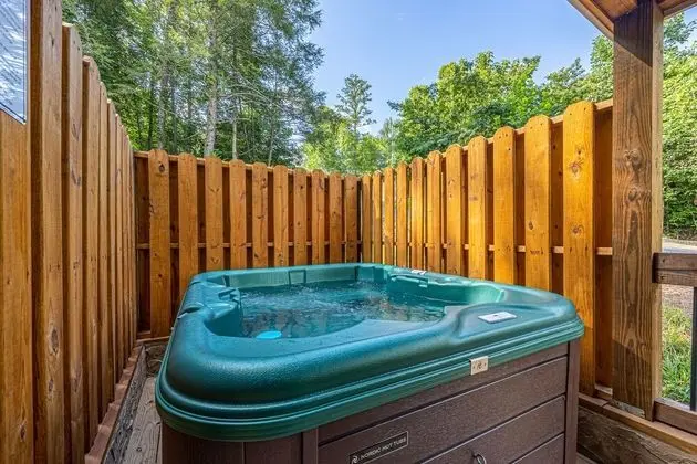 Smoky Pines Chalet - Spa