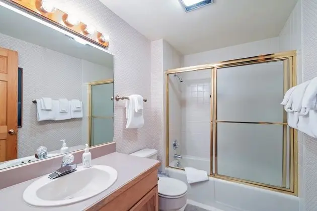 Smuggler B by Avantstay Excellent Condo Within Walking Distance Of Lift #7 - Banyo Tipleri