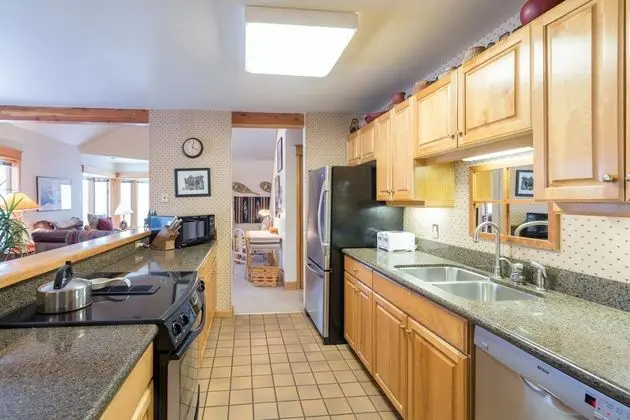 Smuggler B by Avantstay Excellent Condo Within Walking Distance Of Lift #7 - Mutfak
