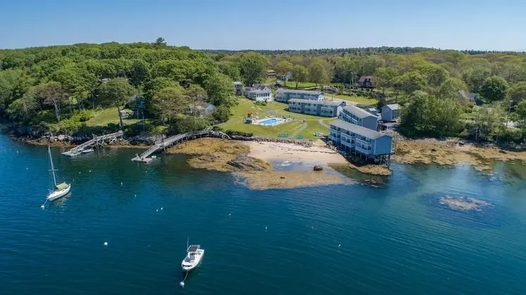 Smuggler's Cove Inn - 1