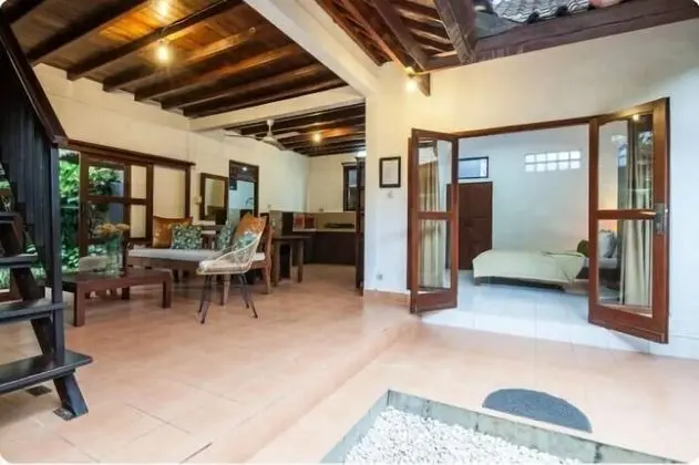 SMV- 2BedGRDN - V6 · 2BR Garden Villa Walk to shops and Beach Legian - Lobi