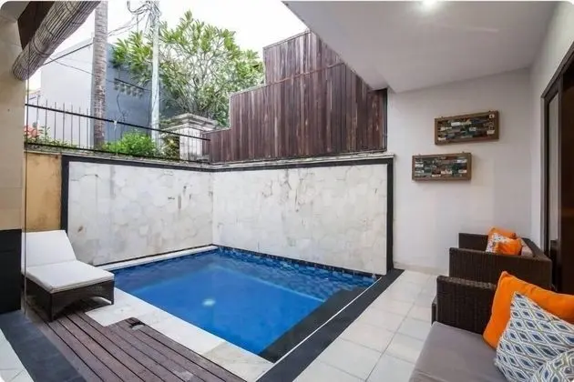 SMV . 4-BR · 4BR Pool Prime Area Walk To Beach N Shops Legian - Havuz