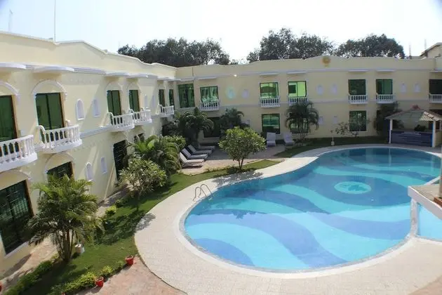 Hotel Sneha Clarks Inn Suites Nepalgunj - Havuz