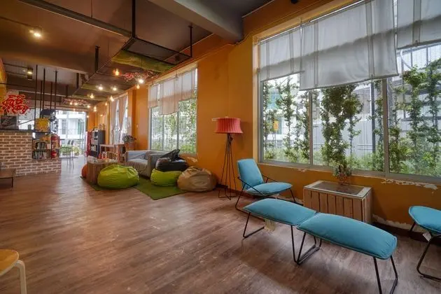 SNOOZE TOO HOTEL