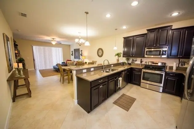 Snow Birds Dream Luxury Resort! 3 Bedroom Townhouse by Redawning - Mutfak