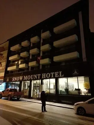 Snow Mount Hotel