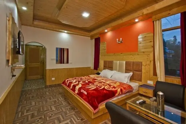 Snow Season Resort Manali - Oda Manzaraları