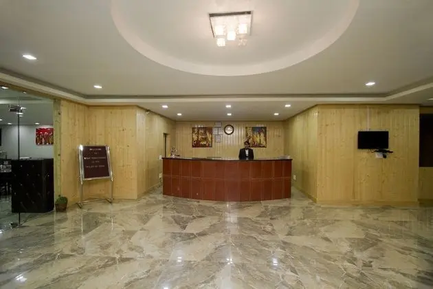 Snow Touch Resort (Shri Nath Group) - Lobi