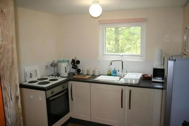 Snow White's House - Farm Park Stay with Hot Tub, BBQ & Fire Pit - Mutfak