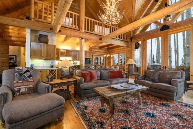 Snowdrift Cabin by Avantstay Breathtaking Home w/ Prime Ski Access & Hot Tub - İç Mekan