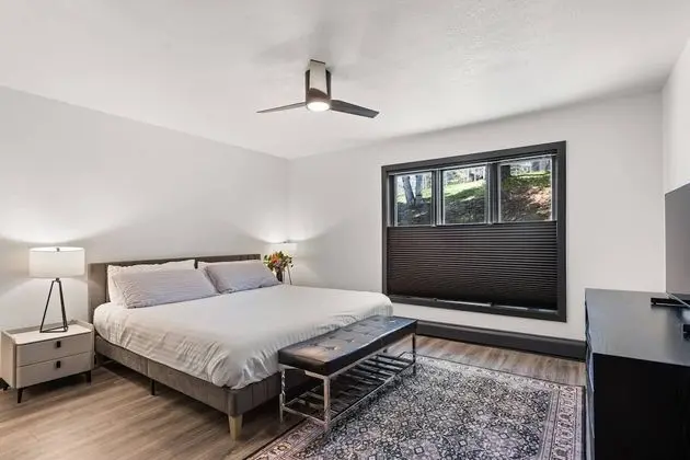 Snowmass Modern 3 Bedroom w/ Hot Tub 251 - Oda