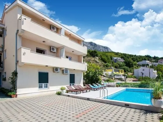 Snug Apartment in Celina With Swimming Pool - Dış Mekan
